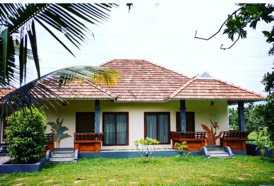 Kottackal Nature Inn เนดุมบัสเซรี ภายนอก รูปภาพ