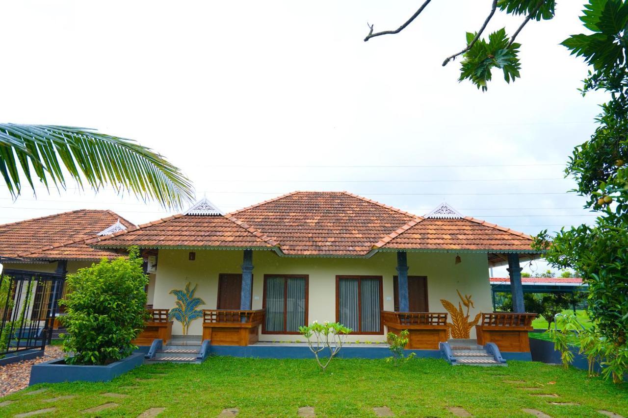 Kottackal Nature Inn เนดุมบัสเซรี ภายนอก รูปภาพ